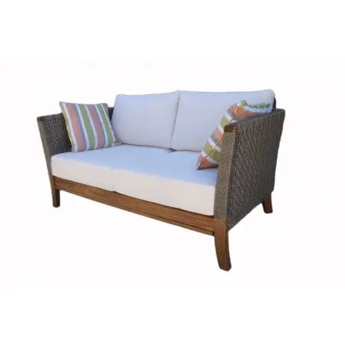 Classic outdoor wicker 2 seater sofa designed to stand harsh weather