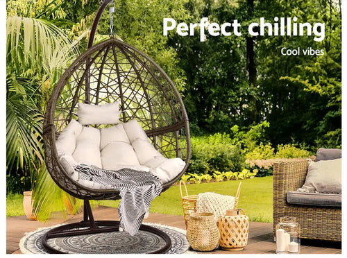 Gardeon hand-woven uv-resistant wicker swing chair with blanket